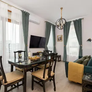 Rent Like - Aleja Solidarności 60b Ii Warszawa